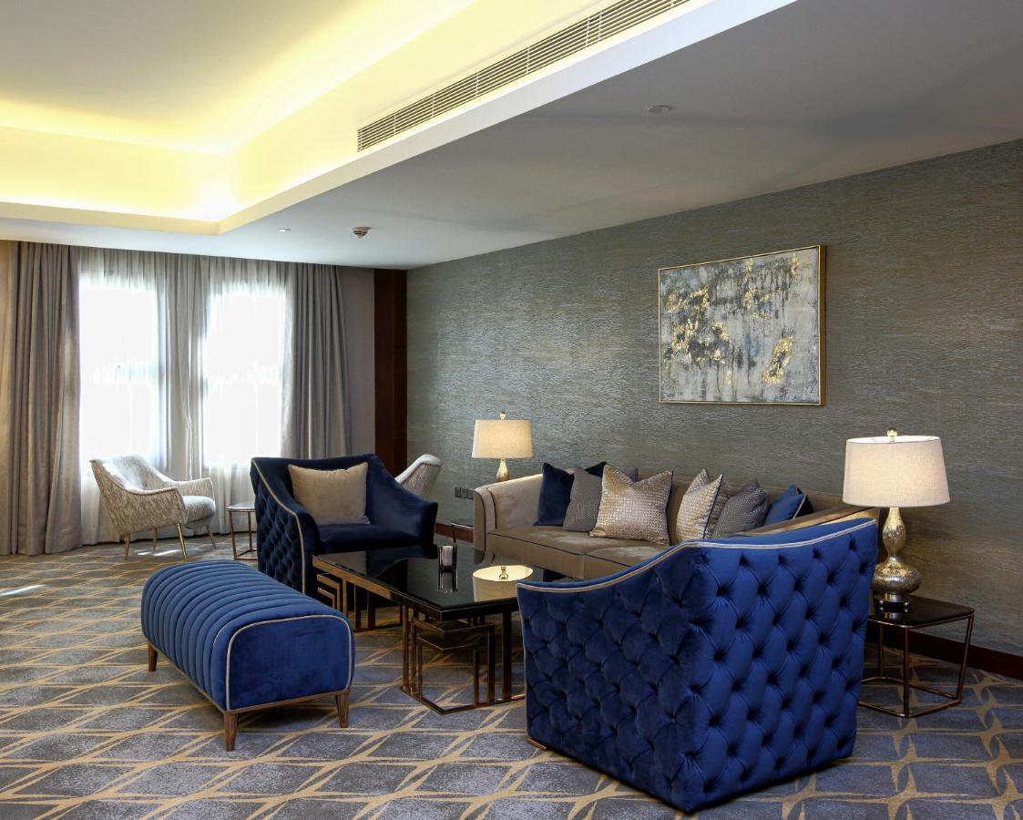 Vittori Palace Hotel And Residences Riyad Extérieur photo A suite at the hotel