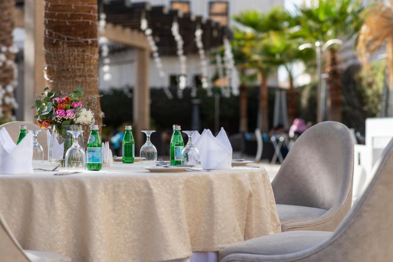 Vittori Palace Hotel And Residences Riyad Extérieur photo A table set for a meal