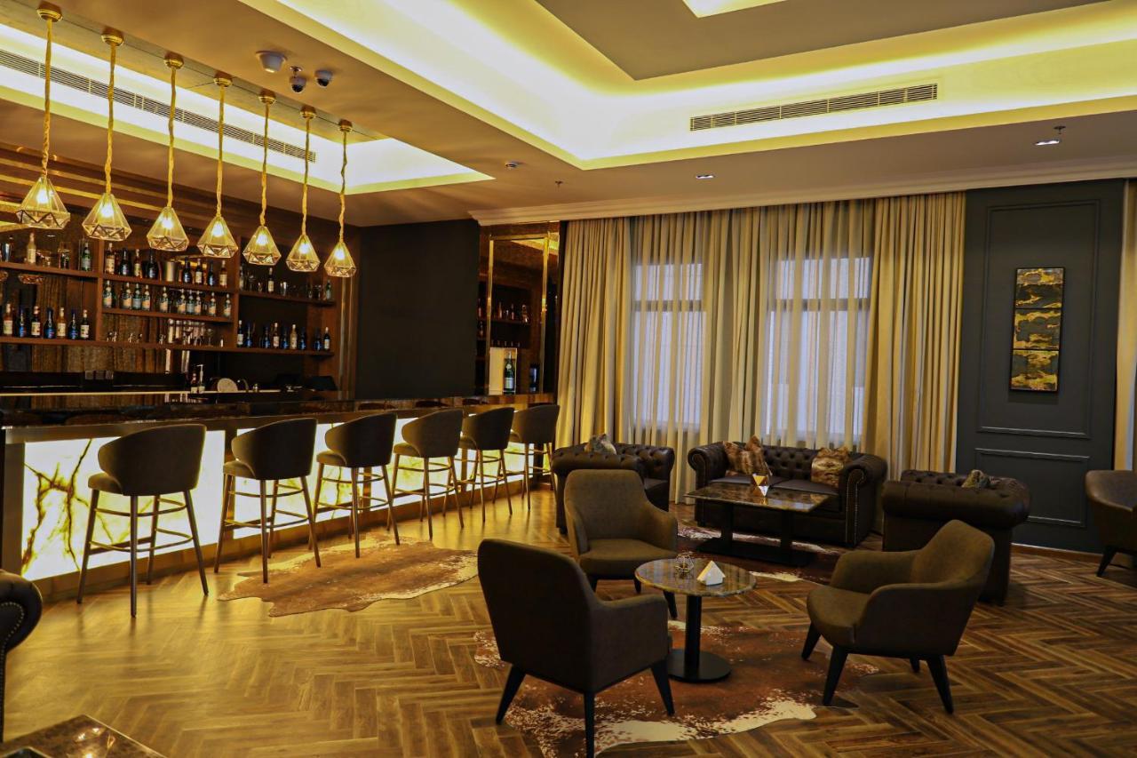 Vittori Palace Hotel And Residences Riyad Extérieur photo The bar at the hotel